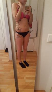 Tattooedgirl aus Zuid-Holland,Niederlande